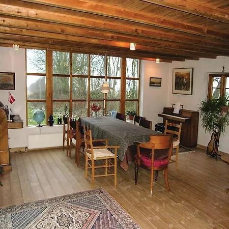 Four-bedroom In Nyaraló *